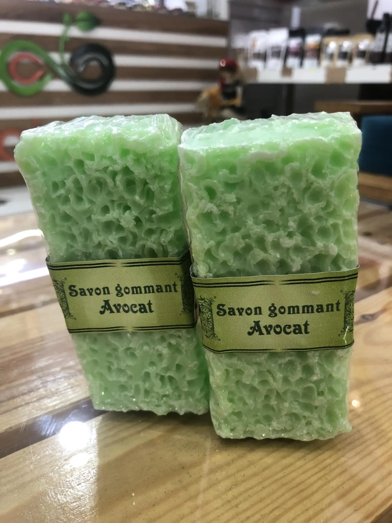 Savon gommant avocat